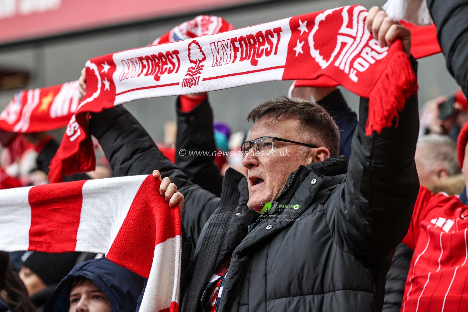 Nottingham Forest fans during the Premier League match Nottingham Forest vs Manchester City at City Ground, Nottingham, United Kingdom, 27th December 2025

(Photo by Alfie Cosgrove/News Images)

*** GER AUT SUI OUT ***