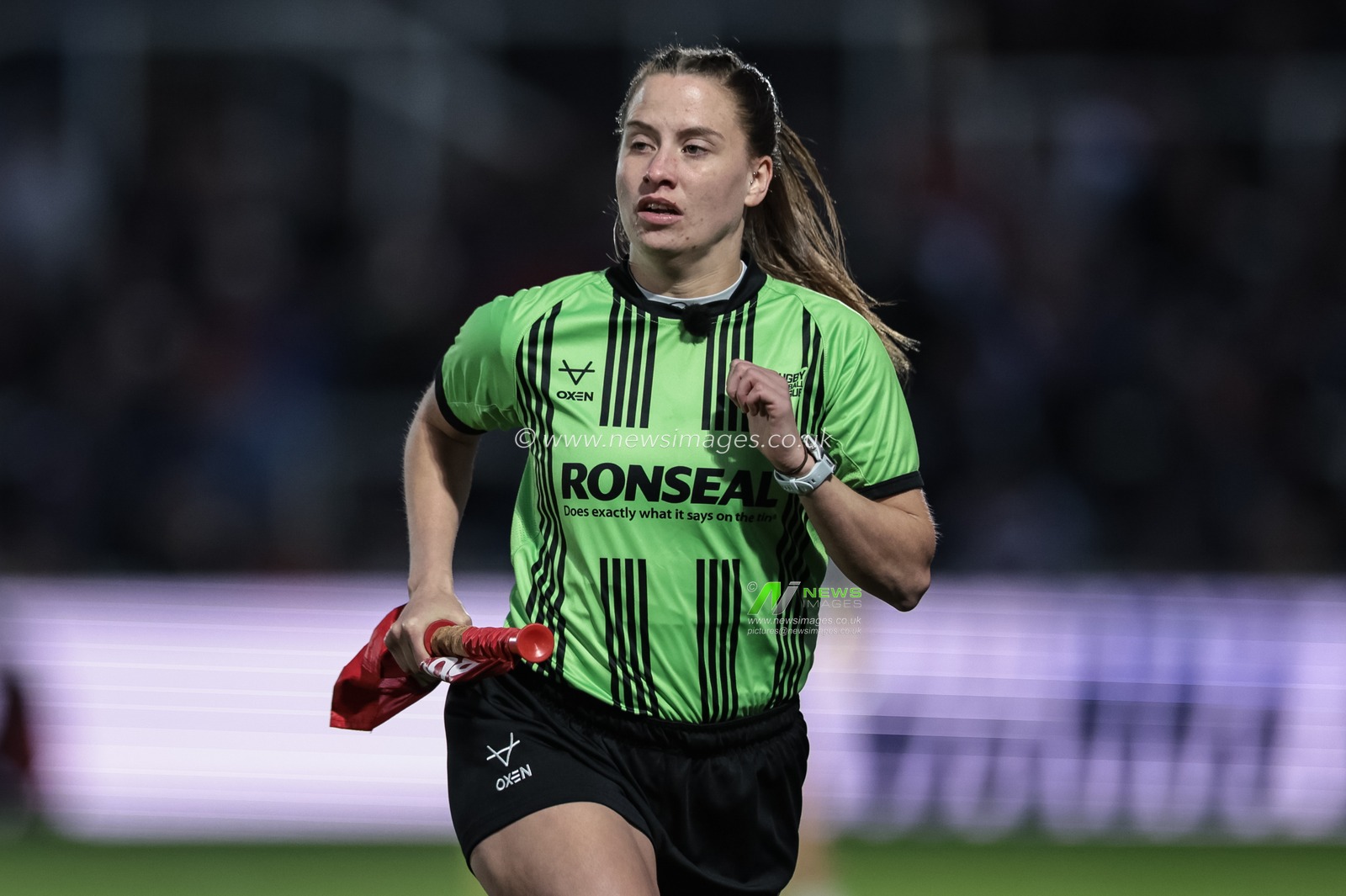 RFL line official Tara Jones during the Betfred Super League round 11 match Wakefield Trinity vs Catalans Dragons at DIY Kitchens Stadium, Wakefield, United Kingdom on 15 May 2026

(Photo by Mark Cosgrove/News Images)