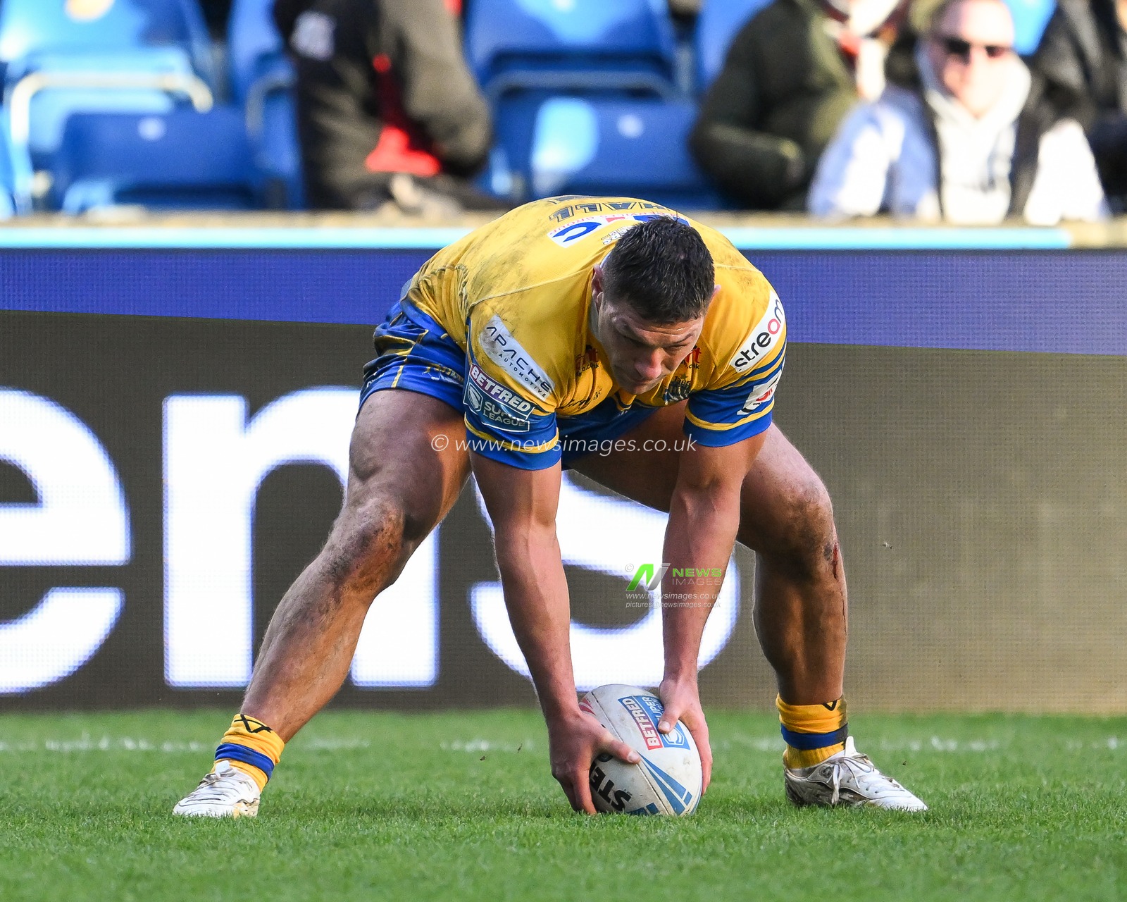 Ryan Hall of Leeds Rhinos goes over for a try during the Betfred Super League match Round 2 Salford Red Devils vs Leeds Rhinos at Salford Community Stadium, Eccles, United Kingdom, 22nd February 2025

(Photo by Craig Thomas/News Images)