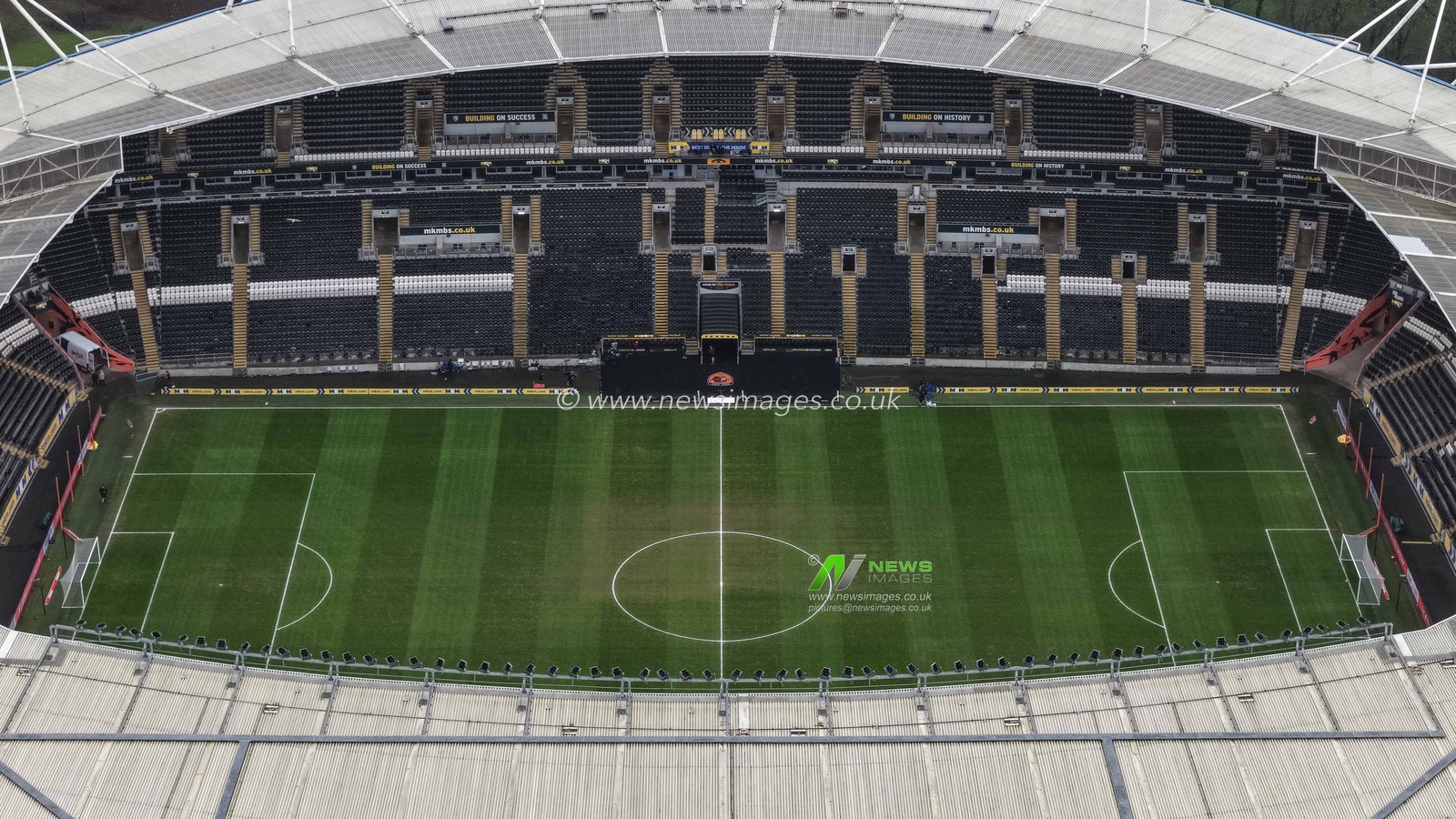 An aerial view of of the MKM Stadium and the dugout during the Emirates FA Cup 4th Round match Hull City vs Chelsea at MKM Stadium, Hull, United Kingdom on 13 February 2026

(Photo by Mark Cosgrove/News Images)