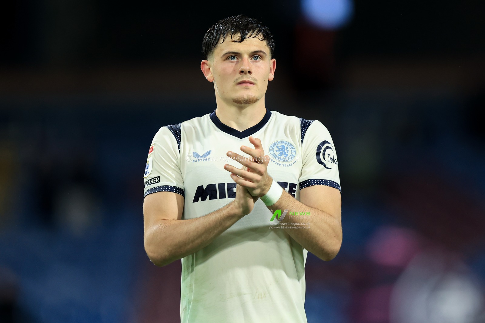 Will Lankshear of Middlesbrough claps fans after 1-1 draw during the Sky Bet Championship match Burnley vs Middlesbrough at Turf Moor, Burnley, United Kingdom on 02 September 2026

(Photo by Jorge Horsted/News Images)