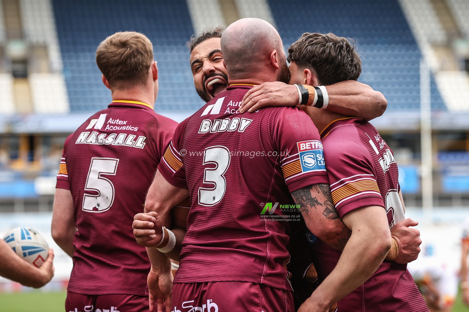 Jake Bibby of Huddersfield Giants celebrates his try during the Betfred Super League match Huddersfield Giants vs Catalans Dragons at John Smith's Stadium, Huddersfield, United Kingdom, 13th April 2025

(Photo by Alfie Cosgrove/News Images)