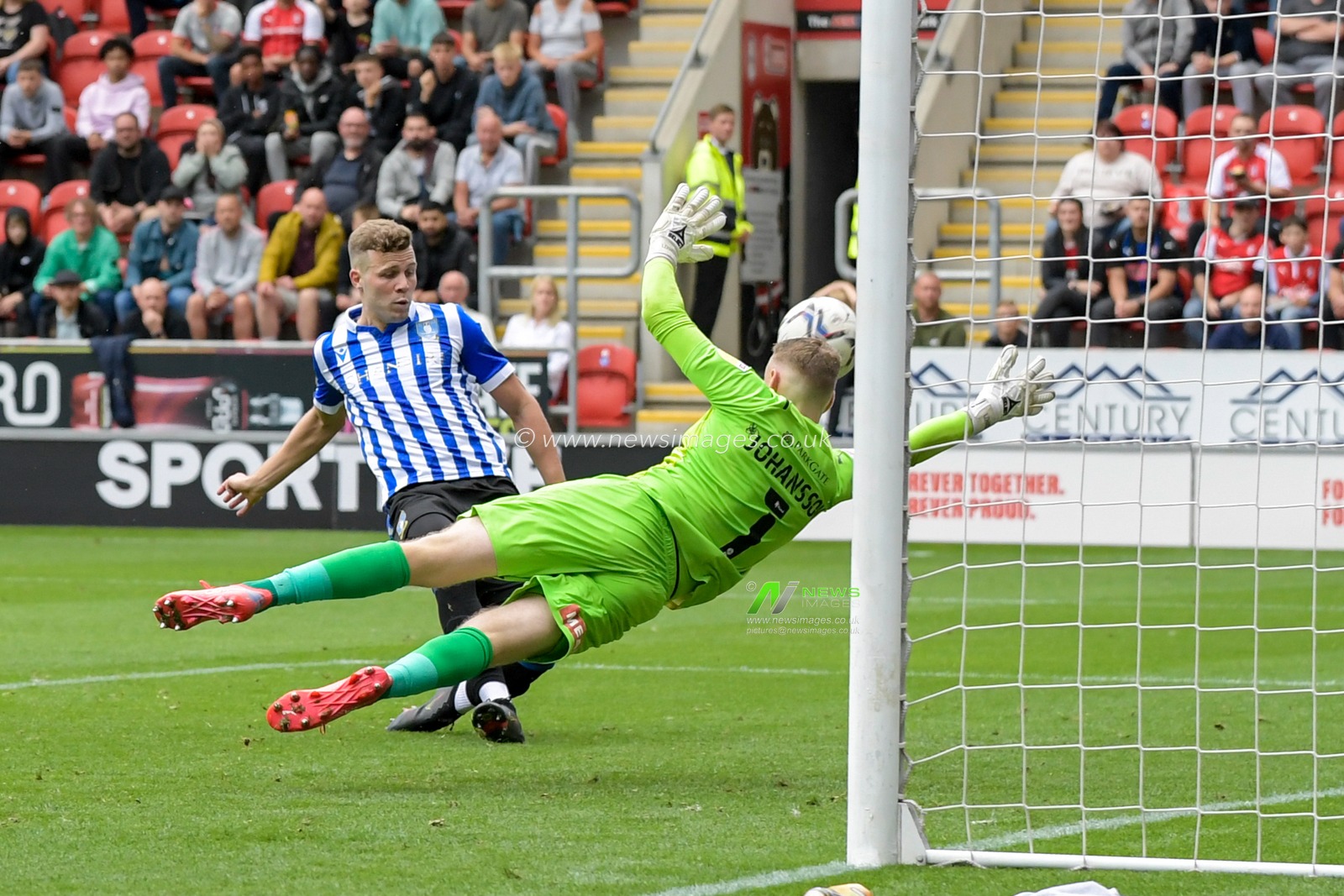 Florian Kamberi #20 of Sheffield Wednesday scores a goal to make it 0-1