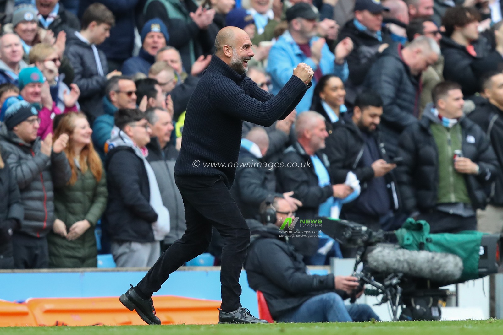 Pep Guardiola manager of Manchester City celebrates Ä°lkay GÃ¼ndoÄŸan #8 of Manchester City goal to make it 3-1 during the Premier League match Manchester City vs Liverpool at Etihad Stadium, Manchester, United Kingdom, 1st April 2023

(Photo by Gareth Evans/News Images)