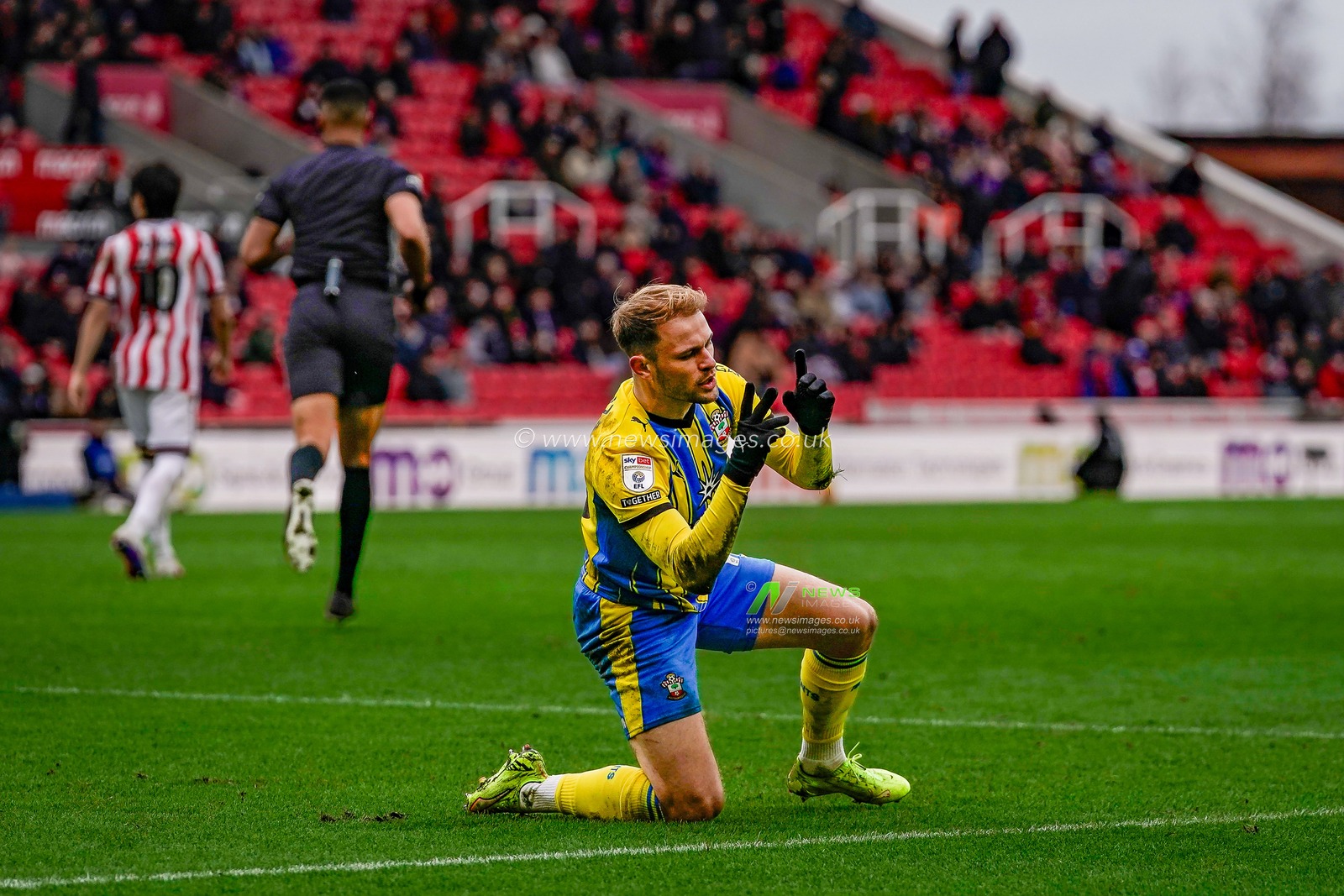 Leo Scienza of Southampton reacts to a referee decision during the Sky Bet Championship match Stoke City vs Southampton at Bet365 Stadium, Stoke-on-Trent, United Kingdom, 31st January 2026

(Photo by Maynard Manyowa/News Images)
