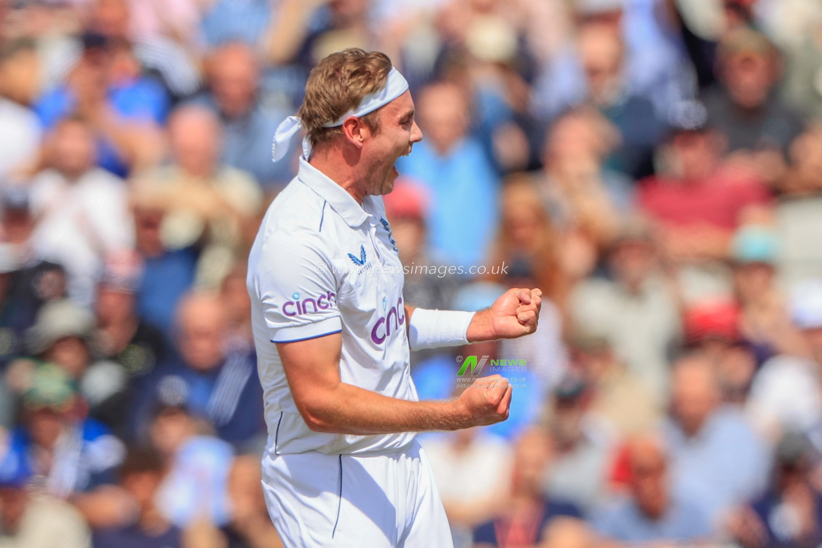 Stuart Broad of England celebrates taking the wicket of Usman Khawaja of Australia during the LV= Insurance Ashes Fourth Test Series Day One England vs Australia at Old Trafford, Manchester, United Kingdom, 19th July 2023

(Photo by Conor Molloy/News Images)