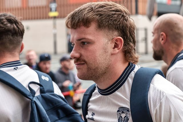 Luke Thomas of Warrington Wolves arrives during the Betfred Super League round 20 match Leigh Leopards vs Warrington Wolves at Leigh Sports Village, Leigh, United Kingdom on 25 July 2026

(Photo by Alfie Cosgrove/News Images)