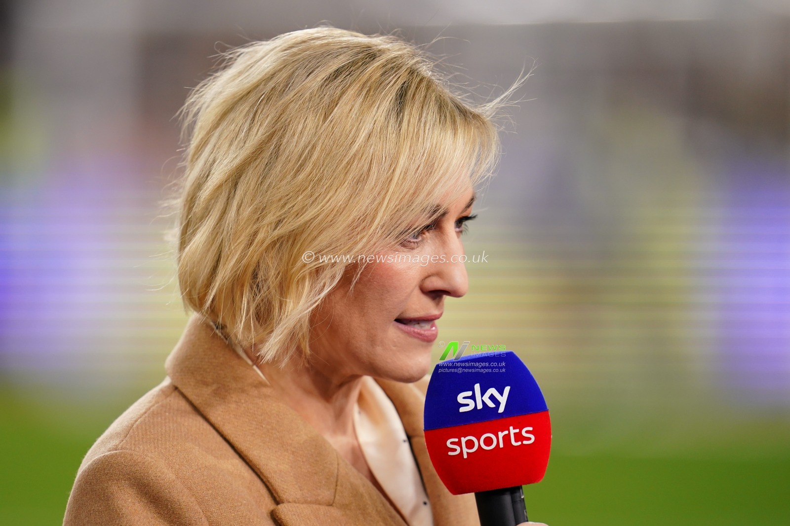 Sky sports presenter Kelly Cates during the Premier League match West Ham United vs Wolverhampton Wanderers at London Stadium, London, United Kingdom on 10 April 2026

(Photo by Harvey Murphy/News Images)