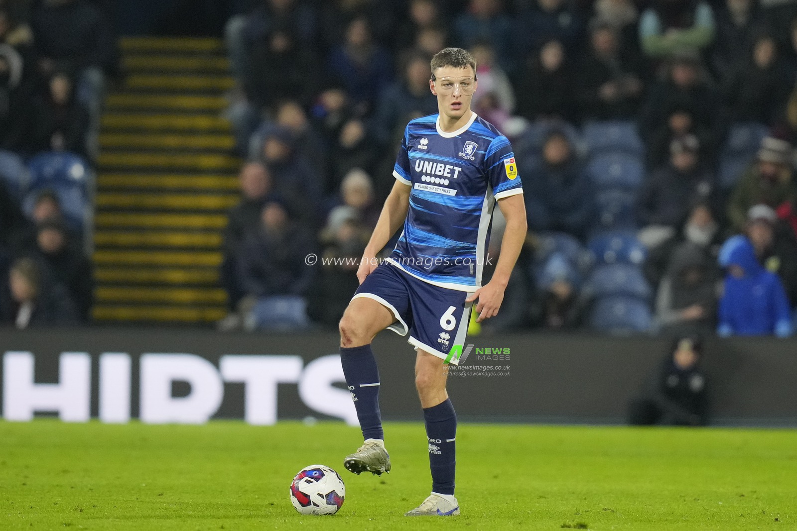 Dael Fry #6 of Middlesbrough during the Sky Bet Championship match Burnley vs Middlesbrough at Turf Moor, Burnley, United Kingdom, 17th December 2022

(Photo by Steve Flynn/News Images)