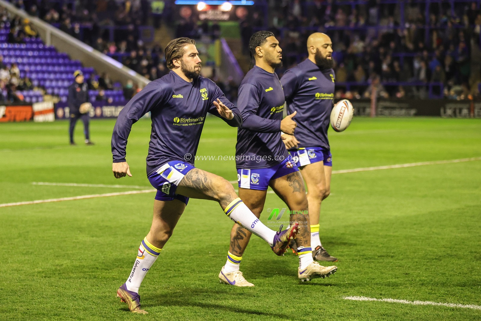 Greg Minikin #21 of Warrington Wolves in the pre-game warm up session during the Betfred Super League Round 5 match Warrington Wolves vs Leigh Leopards at Halliwell Jones Stadium, Warrington, United Kingdom, 17th March 2023

(Photo by Mark Cosgrove/News Images)