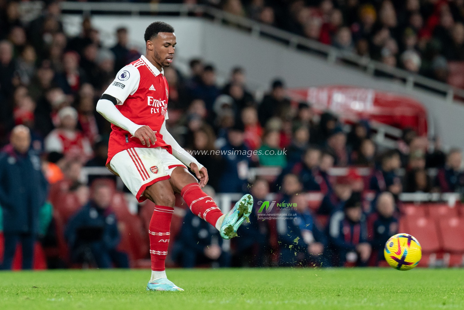 Gabriel Magalhaes #6 of Arsenal during the Premier League match Arsenal vs West Ham United at Emirates Stadium, London, United Kingdom, 26th December 2022

(Photo by Richard Washbrooke/News Images)