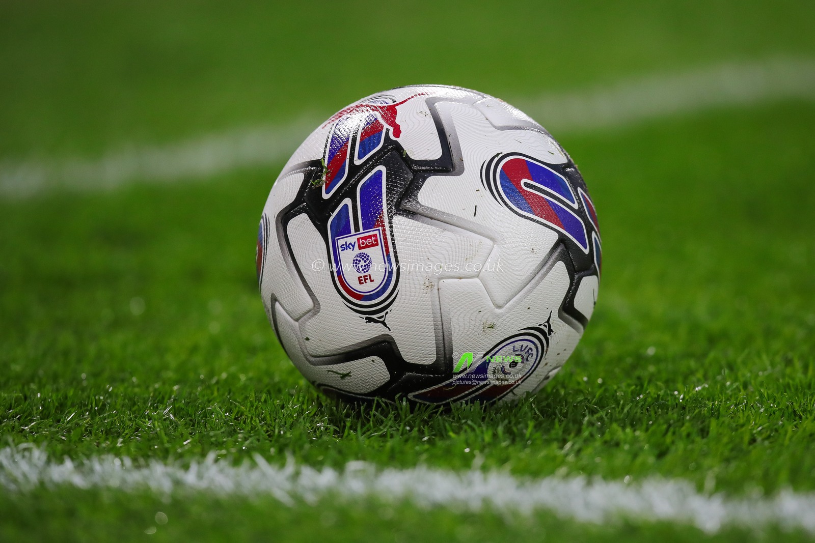 Match ball ahead of the Sky Bet Championship match Leeds United vs West Bromwich Albion at Elland Road, Leeds, United Kingdom, 18th August 2023

(Photo by James Heaton/News Images)
