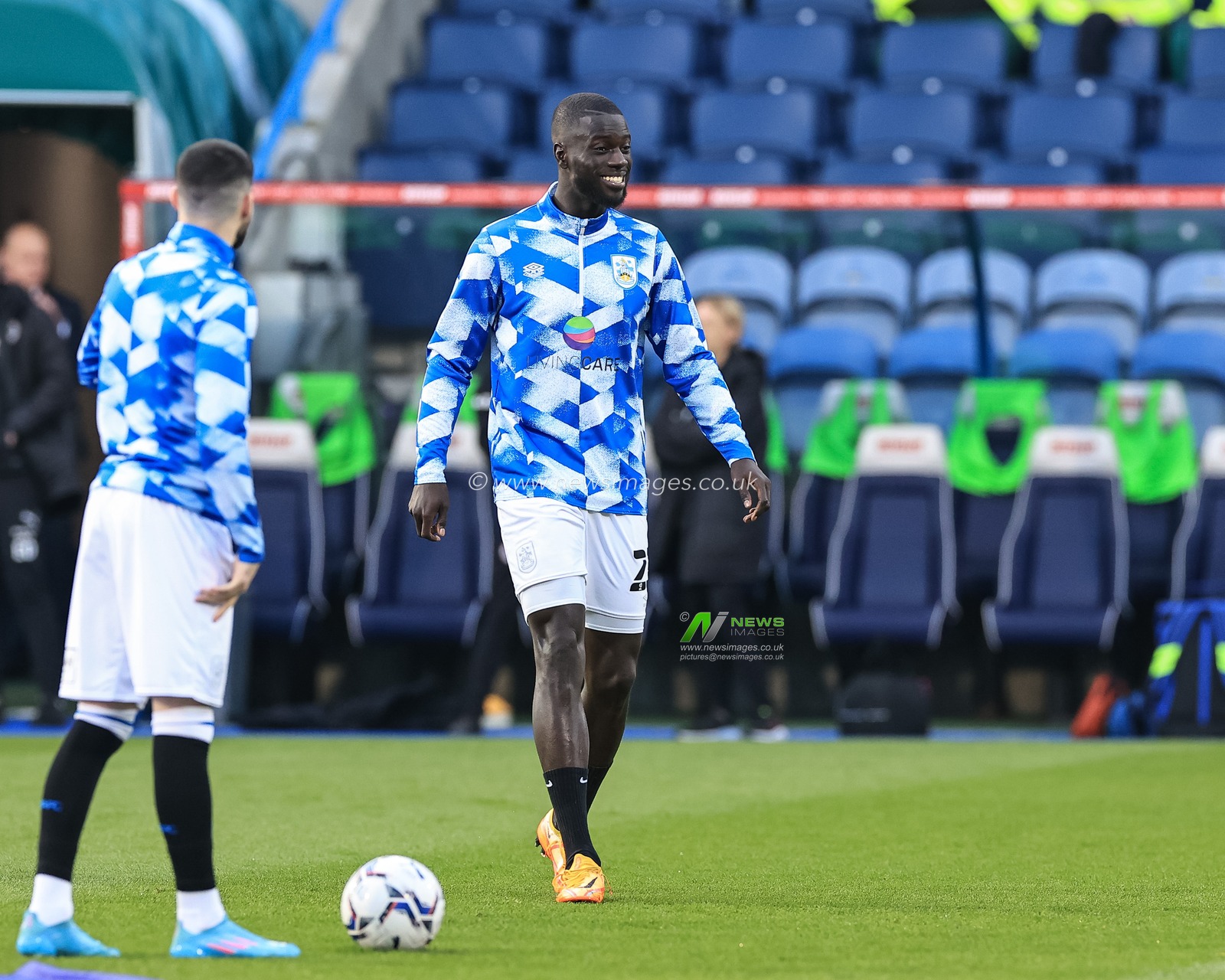 Naby Sarr #23 of Huddersfield Town during the pre-game warmup