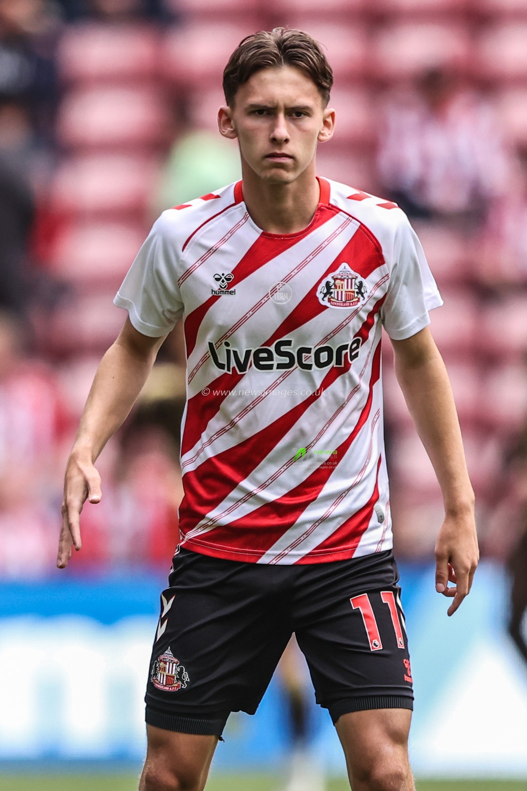 Chris Rigg of Sunderland in the pregame warmup session during the Premier League match Sunderland vs Brentford at Stadium Of Light, Sunderland, United Kingdom, 30th August 2025

(Photo by Alfie Cosgrove/News Images)