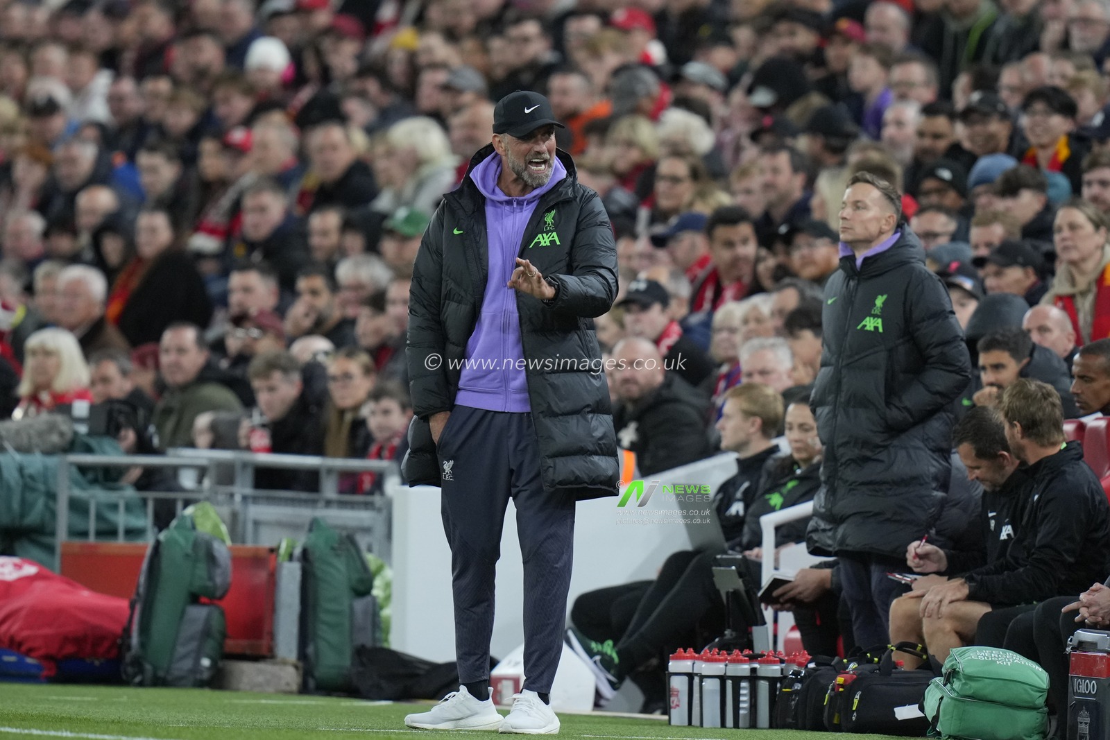 JÃ¼rgen Klopp manager off Liverpool complains during the Carabao Cup Third Round match Liverpool vs Leicester City at Anfield, Liverpool, United Kingdom, 27th September 2023

(Photo by Steve Flynn/News Images)