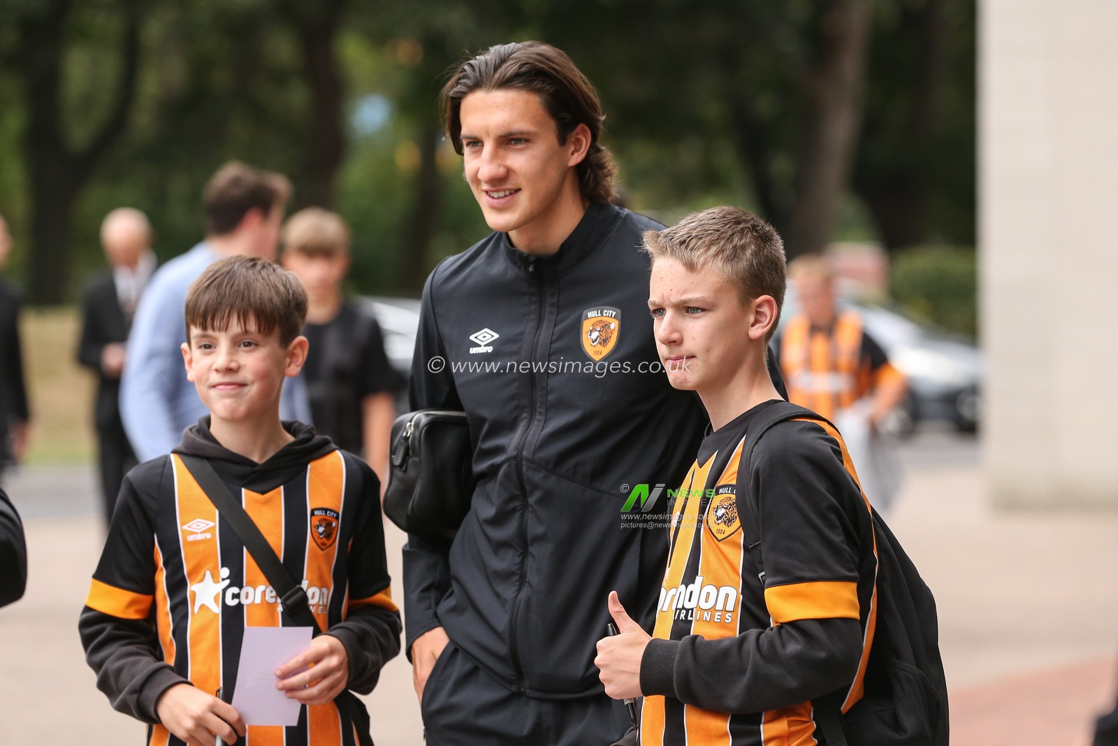 Alfie Jones #5 of Hull City has a photo taken with fans before the Sky Bet Championship match Hull City vs Sheffield United at MKM Stadium, Hull, United Kingdom, 4th September 2022

(Photo by David Greaves Photos/ Via/News Images)