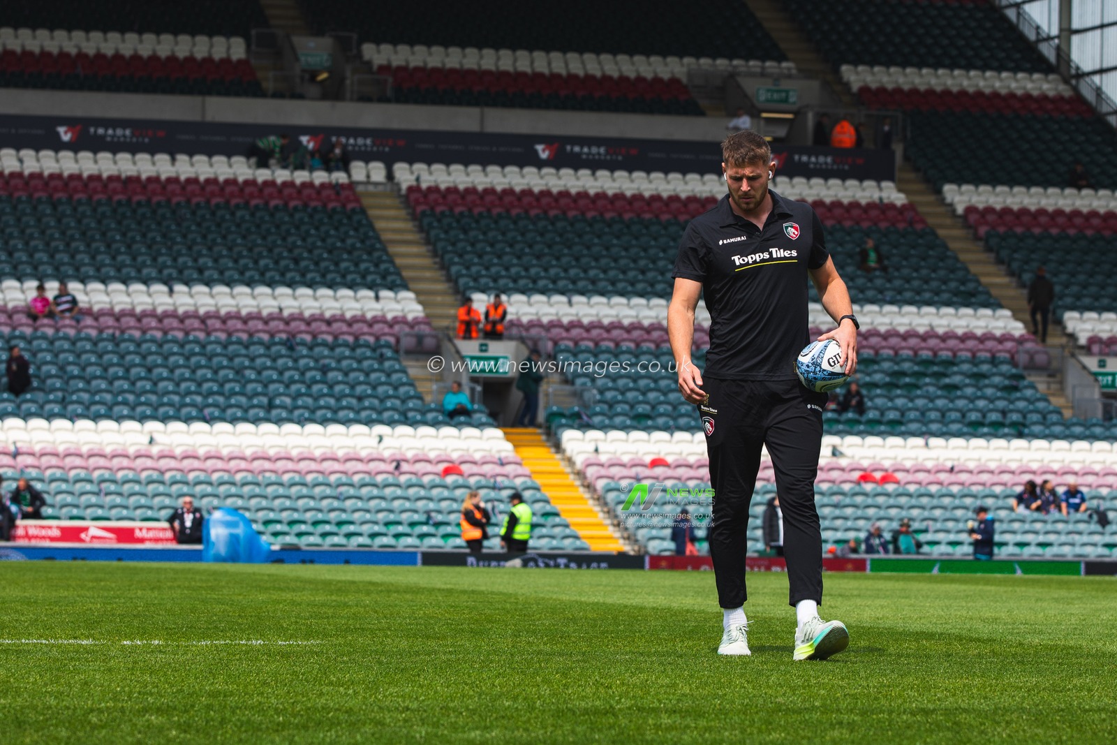 Freddie Steward of Leicester Tigers before the Gallagher Premiership Play-off Semi-final Leicester Tigers vs Sale Sharks at Mattioli Woods Welford Road Stadium, Leicester, United Kingdom, 7th June 2025

(Photo by Craig Evans/News Images)