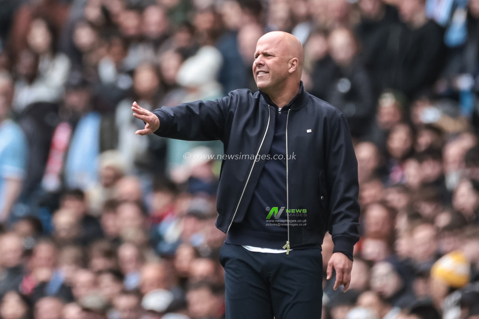Arne Slot manager of Liverpool reacts in the technical area during the Emirates FA Cup Quarter-Final match Manchester City vs Liverpool at Etihad Stadium, Manchester, United Kingdom on 04 April 2026

(Photo by Mark Cosgrove/News Images)