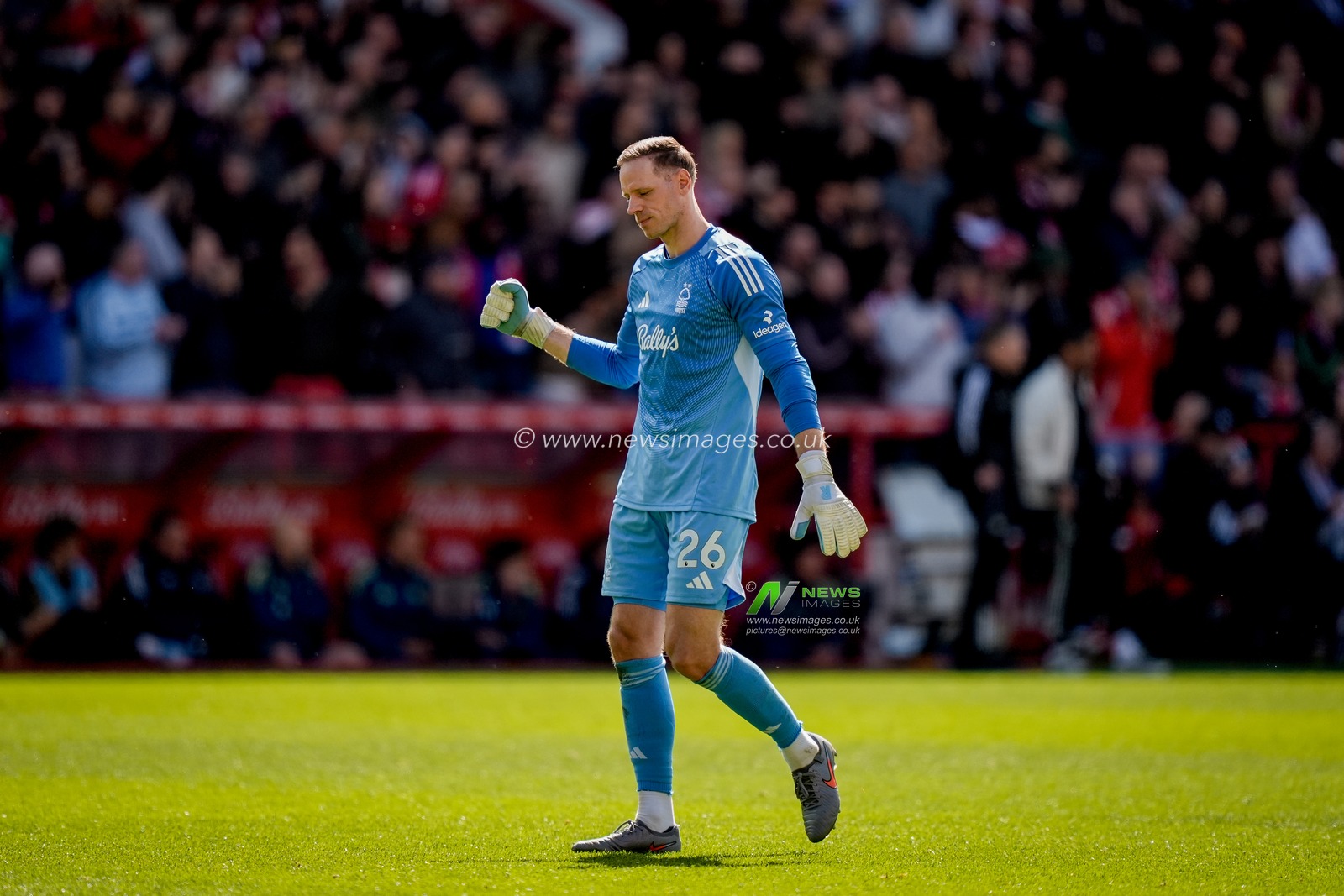 Nottingham Forest goalkeeper Matz Sels celebrates Elliot Anderson of Nottingham Forest scoring a goal to make it  during the Premier League match Nottingham Forest vs Newcastle Untied at City Ground, Nottingham, United Kingdom on 10 May 2026

(Photo by Maynard Manyowa/News Images)