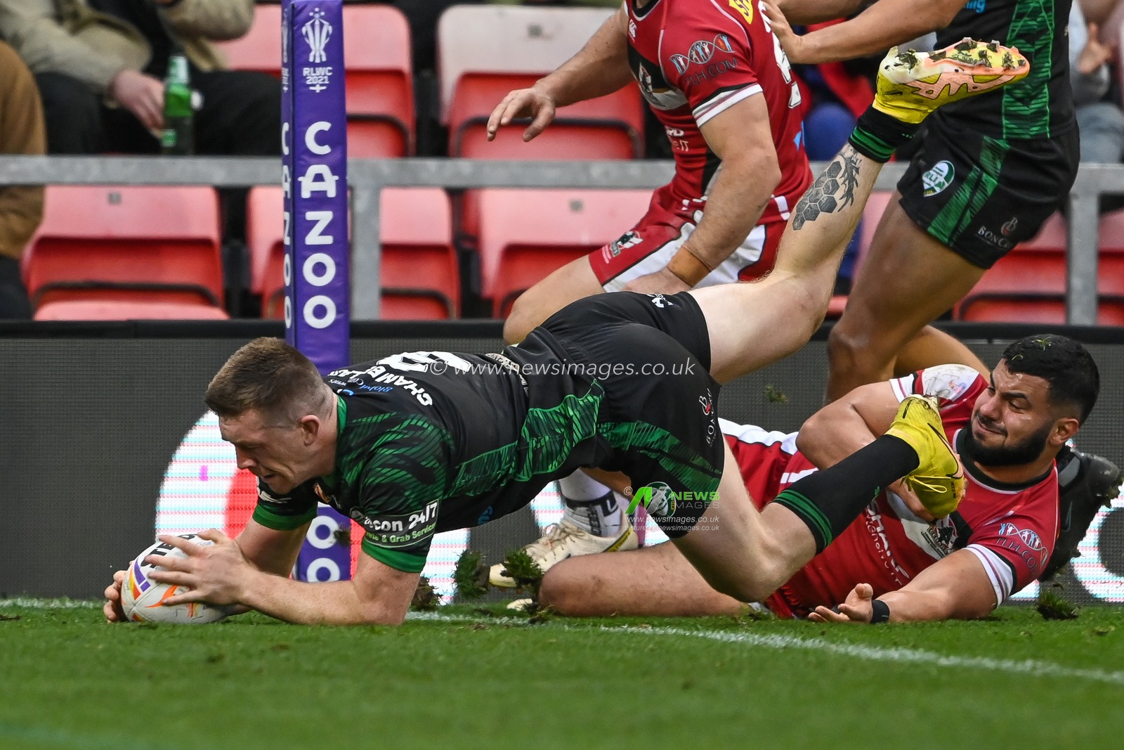 Ed Chamberlain of Ireland goes over for a try during the Rugby League World Cup 2021 match Ireland vs Lebanon at Leigh Sports Village, Leigh, United Kingdom, 23rd October 2022

(Photo by Craig Thomas/News Images)