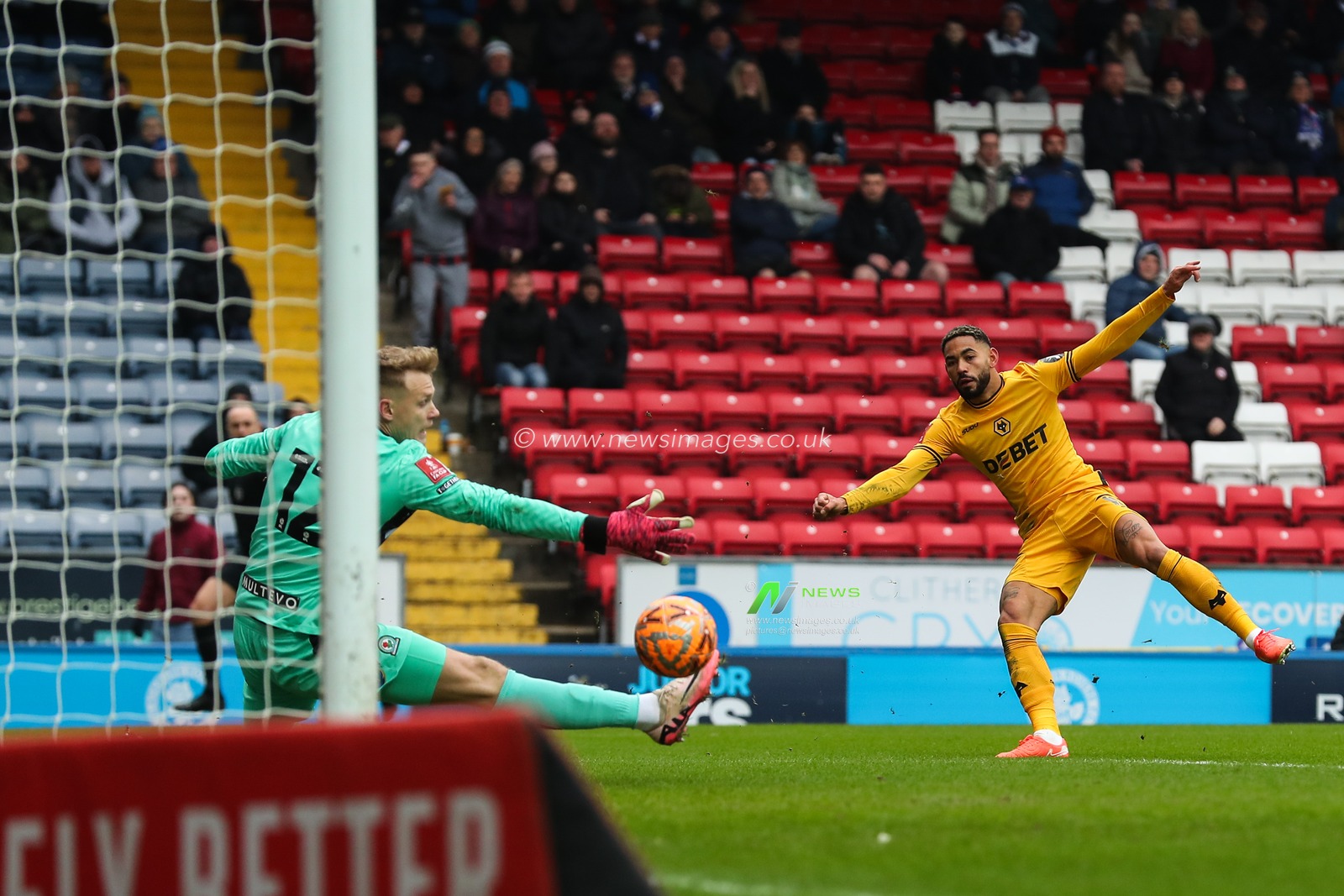 Matheus Cunha of Wolverhampton Wanderers scores a goal to make it 0-2 during the Emirates FA Cup Fourth Round Blackburn Rovers vs Wolverhampton Wanderers at Ewood Park, Blackburn, United Kingdom, 9th February 2025

(Photo by Gareth Evans/News Images)