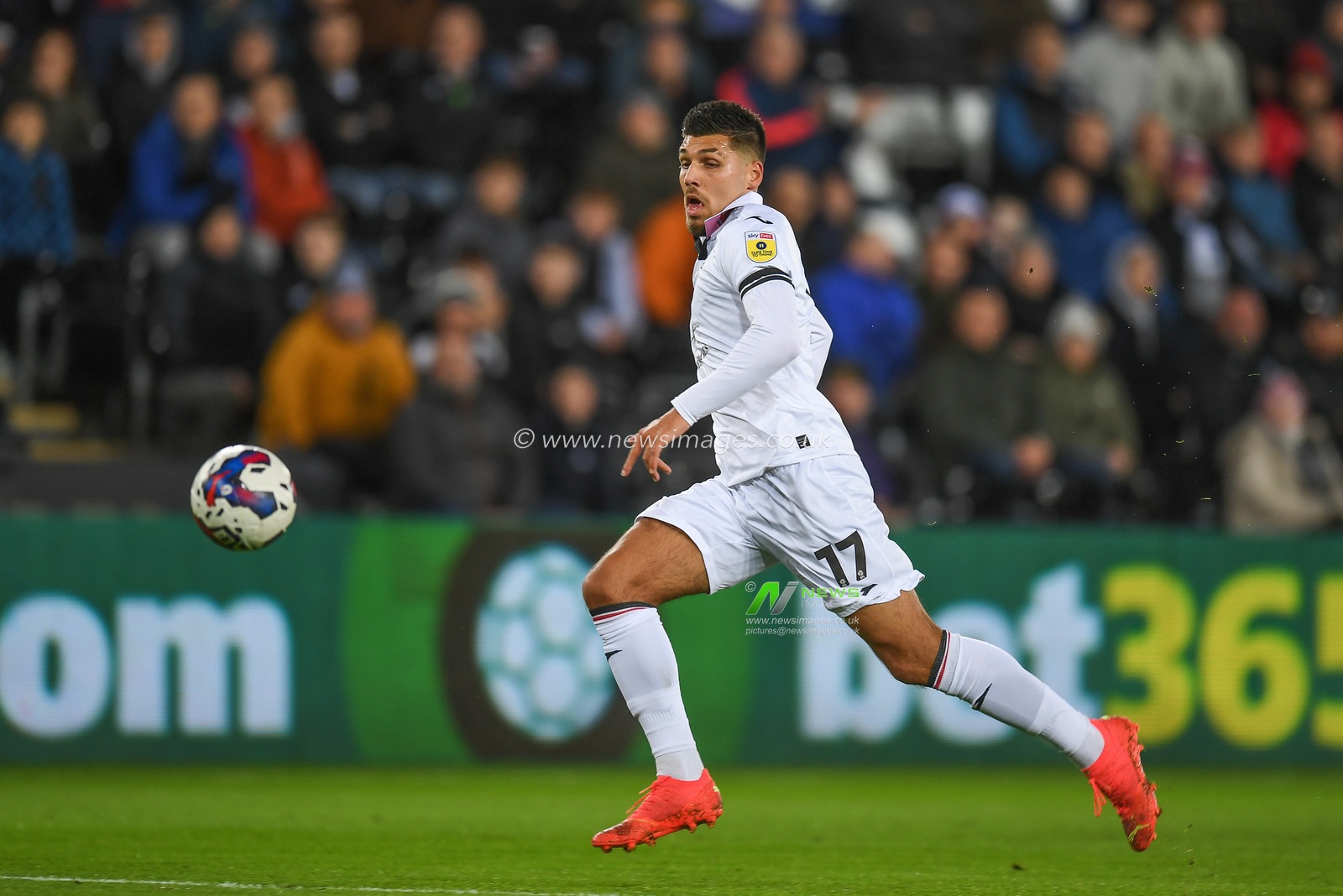 JoÃ«l Piroe #17 of Swansea City in action during the game during the Sky Bet Championship match Swansea City vs Watford at Swansea.com Stadium, Swansea, United Kingdom, 30th December 2022

(Photo by Mike Jones/News Images)