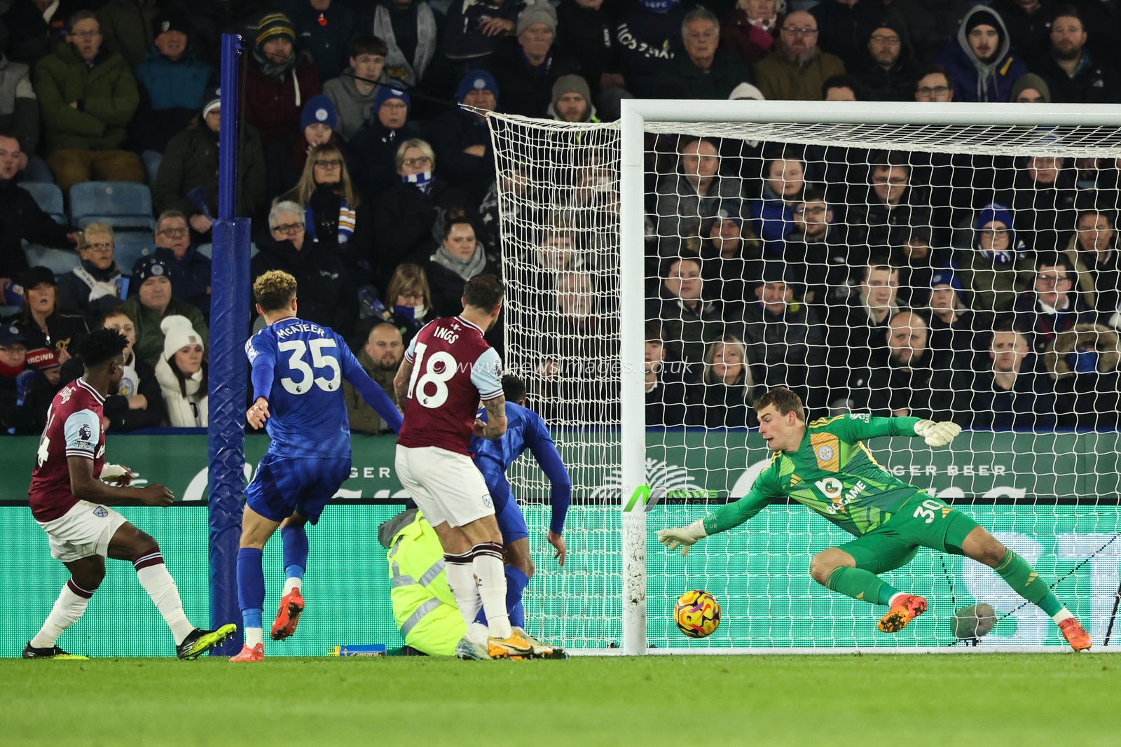 Mads Hermansen of Leicester City makes a save during the Premier League match Leicester City vs West Ham United at King Power Stadium, Leicester, United Kingdom, 3rd December 2024

(Photo by Alfie Cosgrove/News Images)