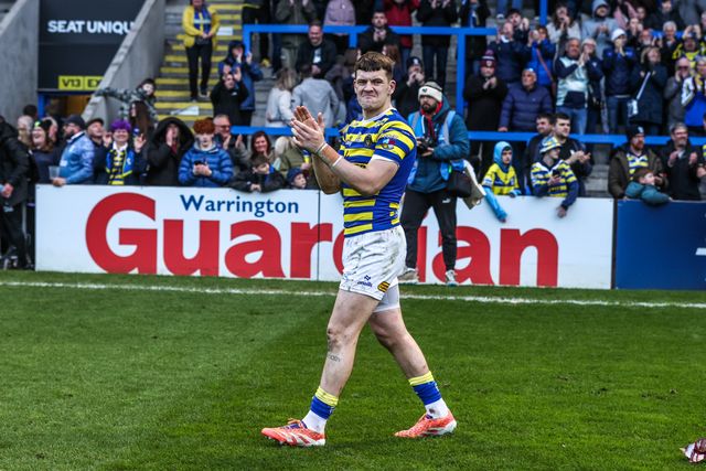Josh Thewlis of Warrington Wolves applauds the fans after the game during the Betfred Challenge Cup Quarter Final match Warrington Wolves vs Leigh Leopards at The Halliwell Jones Stadium, Warrington, United Kingdom on 11 April 2026

(Photo by Alfie Cosgrove/News Images)