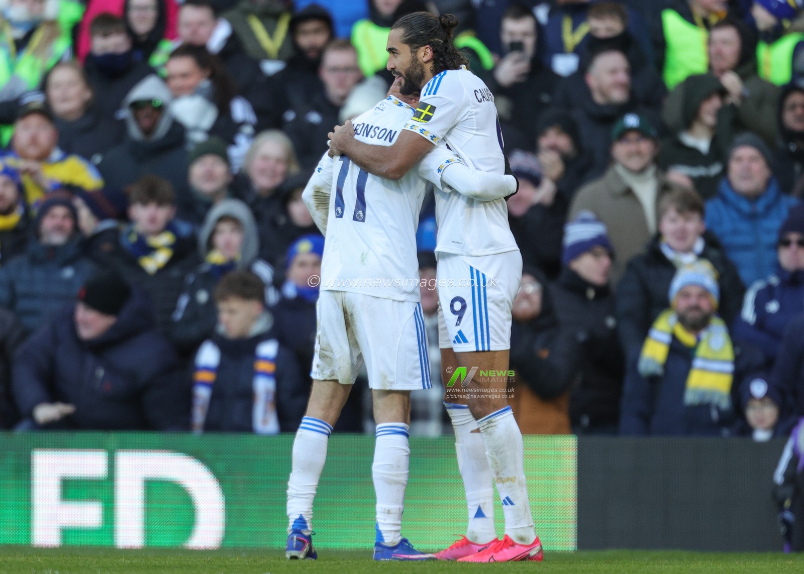 Brenden Aaronson of Leeds United celebrates his goal to make it 1-0 during the Premier League match Leeds United vs Manchester United at Elland Road, Leeds, United Kingdom, 4th January 2026

(Photo by Richard Bierton/News Images)

*** GER AUT SUI OUT ***
