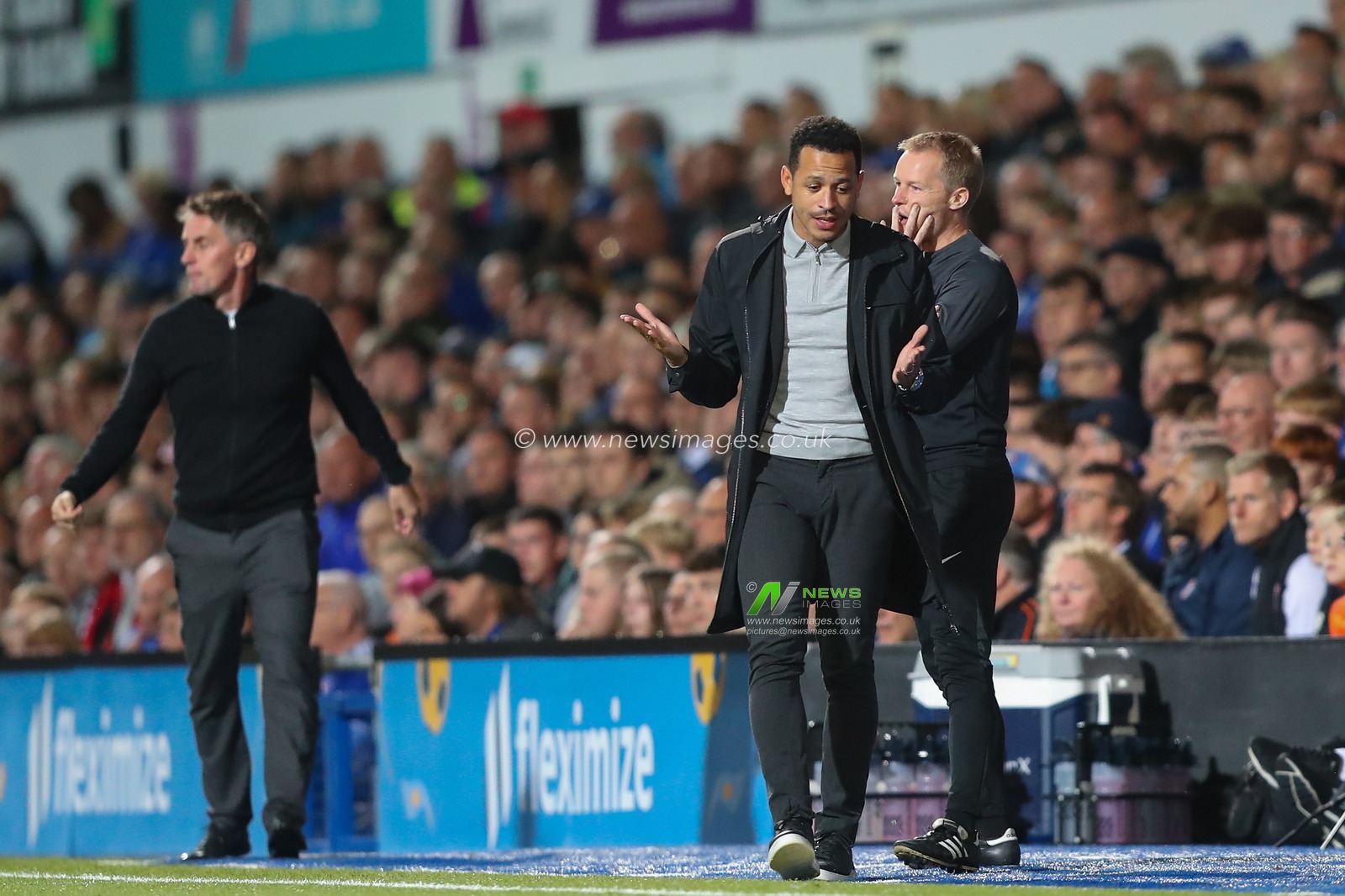 Liam Rosenior manager of Hull City reacts during the Sky Bet Championship match Ipswich Town vs Hull City at Portman Road, Ipswich, United Kingdom, 3rd October 2023

(Photo by Gareth Evans/News Images)