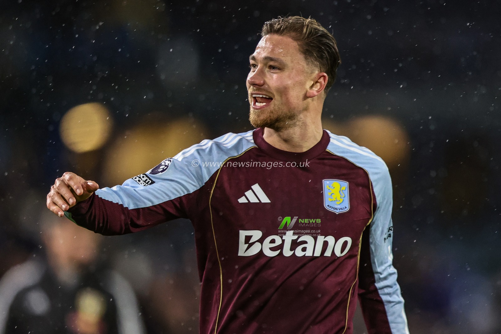Matty Cash of Aston Villa celebrates the win during the Premier League match Leeds United vs Aston Villa at Elland Road, Leeds, United Kingdom, 23rd November 2025

(Photo by Alfie Cosgrove/News Images)

*** GER AUT SUI OUT ***