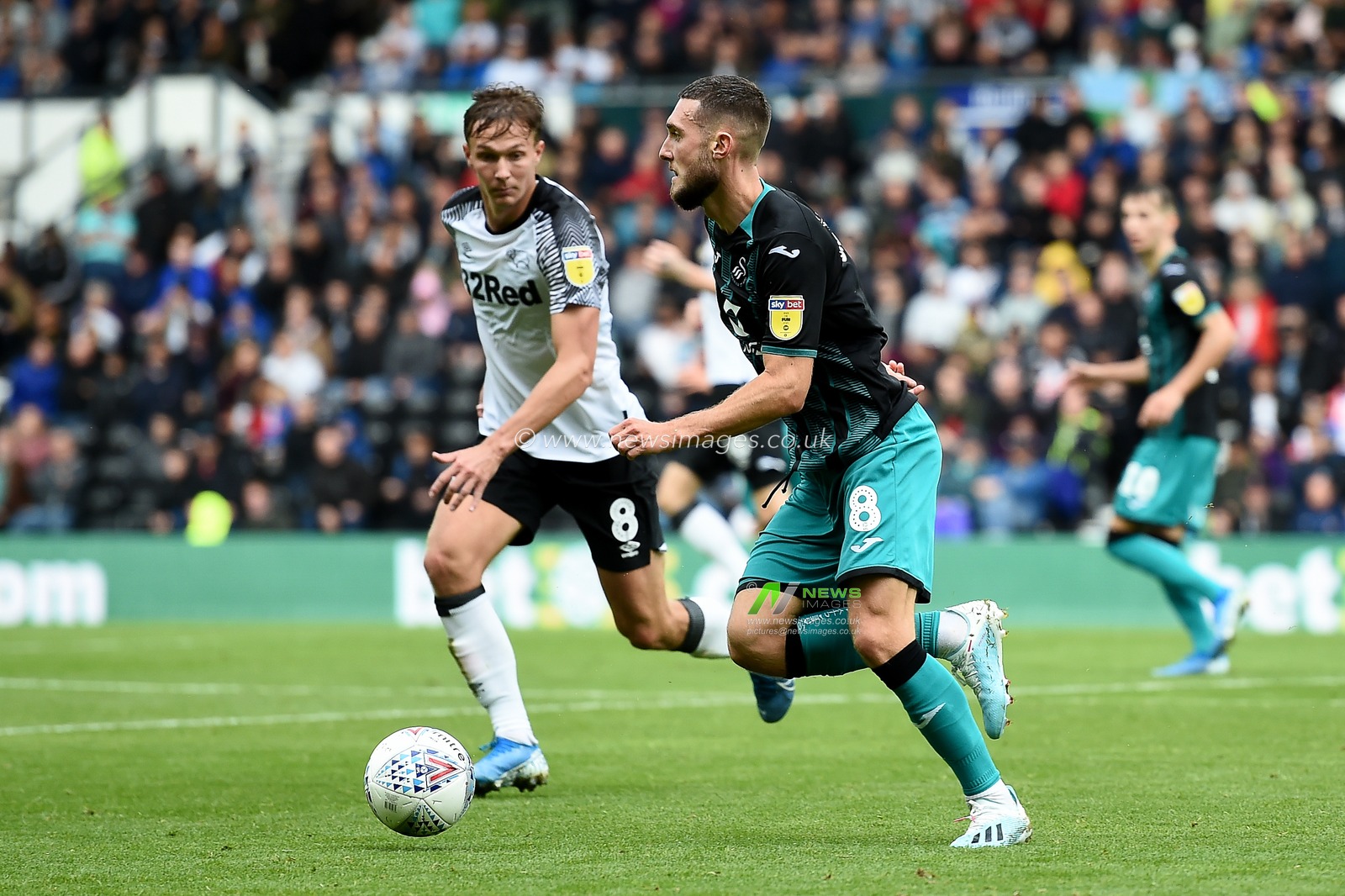 10th August 2019, Pride Park, Derby, England; Sky Bet Championship, Derby County vs Swansea City ; Matt Grimes (8) of Swansea 

Credit: Jon Hobley/News Images 

English Football League images are subject to DataCo Licence