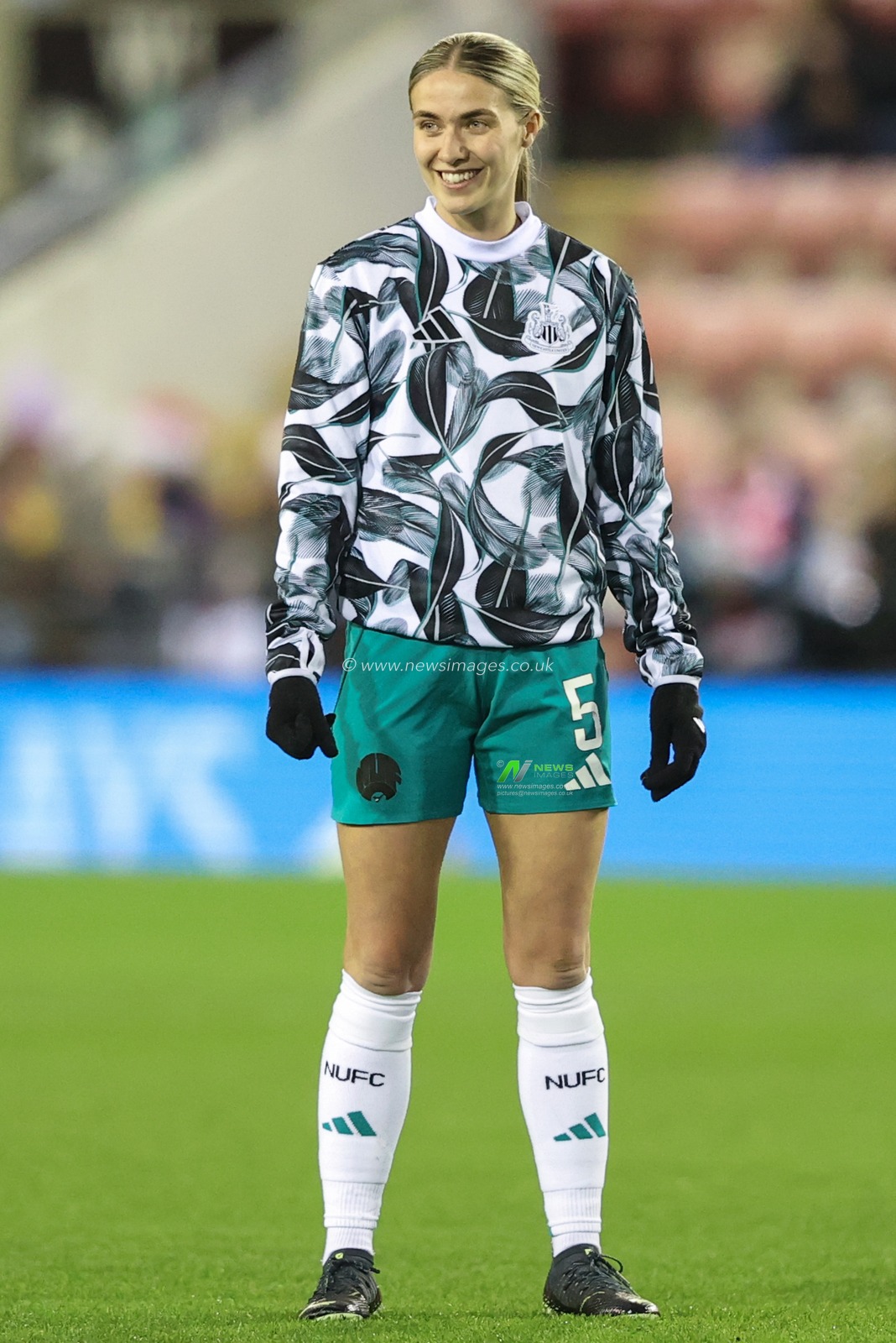 Olivia Watt of Newcastle in the pregame warmup session during the Women's League Cup - Group Stage - Group A Manchester United Women v Newcastle United women at Leigh Sports Village, Leigh, United Kingdom, 11th December 2024

(Photo by Alfie Cosgrove/News Images)