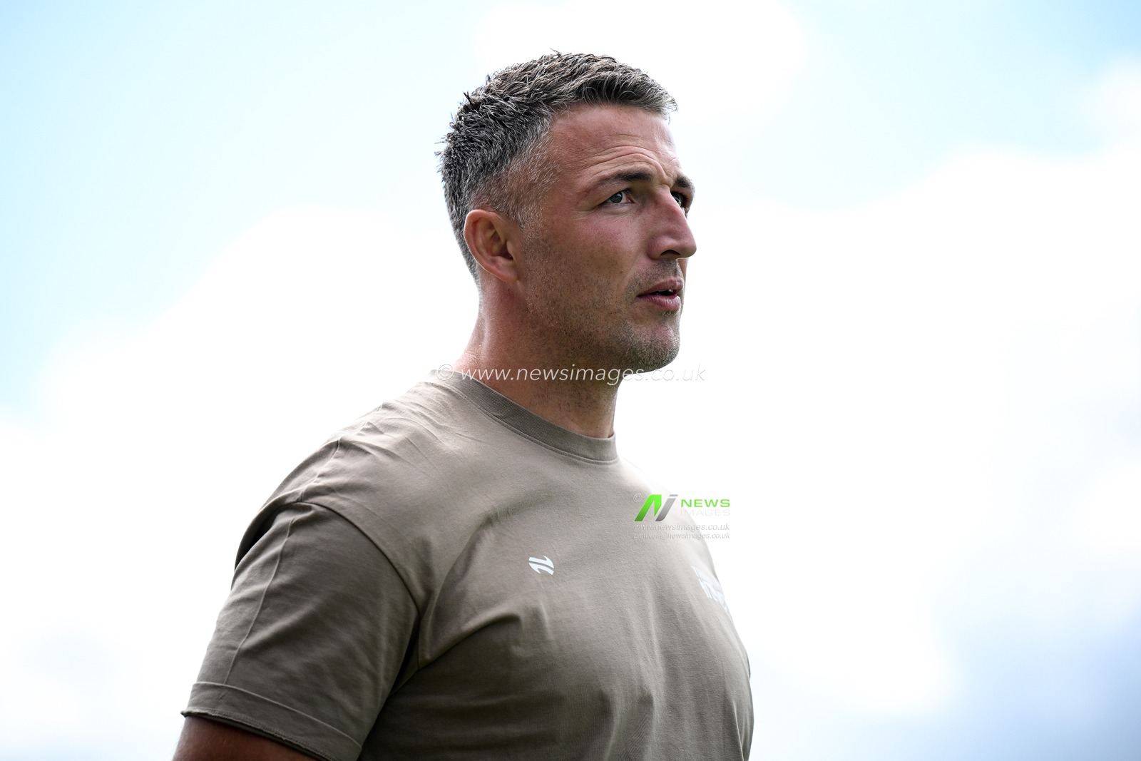 Sam Burgess, Head Coach of Warrington Wolves looks on prior to the Betfred Super League round 21 match Castleford Tigers vs Warrington Wolves at OneBore Stadium, Castleford, Untied Kingdom on 01 August 2026

(Photo by Ben Roberts/News Images)
