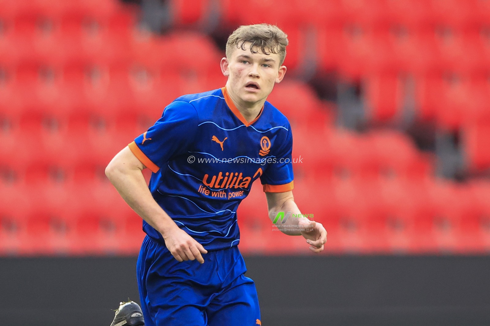 Luke Byron of Blackpool during the FA Youth Cup Third Round Proper match Stoke City U18 vs Blackpool U18 at Bet365 Stadium, Stoke-on-Trent, United Kingdom, 17th December 2022

(Photo by Conor Molloy/News Images)