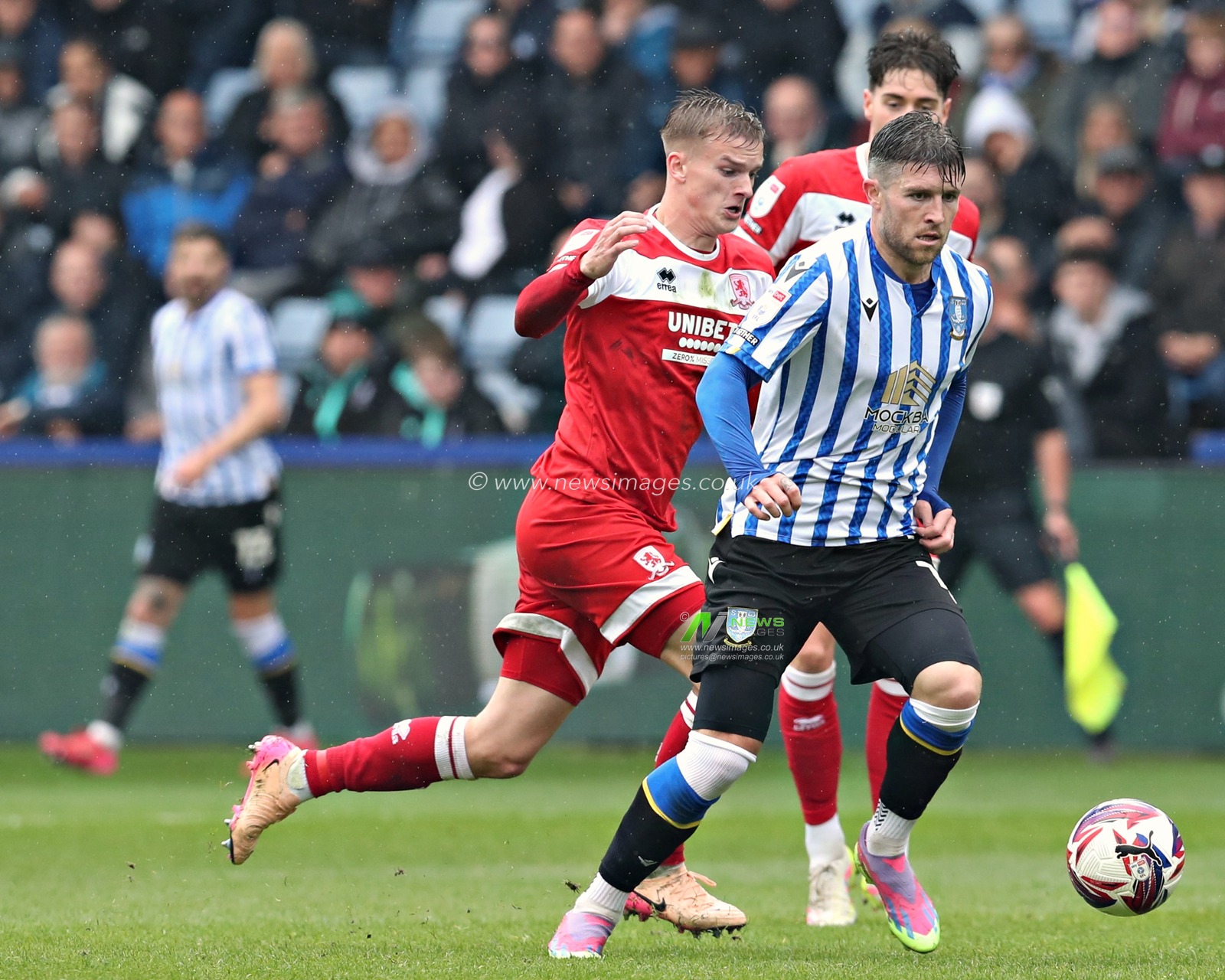 Marcuss Forss of Middlesbrough Football Club pressures Josh Windass of Sheffield Wednesday during the Sky Bet Championship match Sheffield Wednesday vs Middlesbrough at Hillsborough, Sheffield, United Kingdom, 21st April 2025

(Photo by Sam Eaden/News Images)