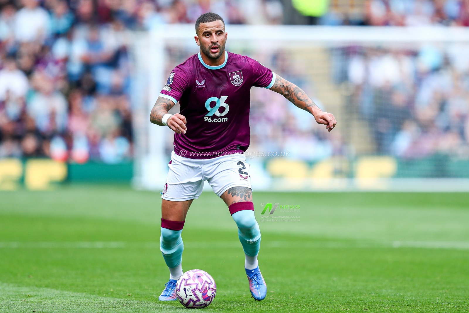Kyle Walker of Burnley with the ball at his feet during the Premier League match Burnley vs Sunderland at Turf Moor, Burnley, United Kingdom, 23rd August 2025

(Photo by Jorge Horsted/News Images)