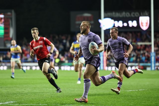 Mikey Lewis of Hull KR runs in a 50 yard solo try during the Betfred Super League round 9 match Leeds Rhinos vs Hull KR at Headingley Stadium, Leeds, United Kingdom, 25th April 2025

(Photo by Mark Cosgrove/News Images)