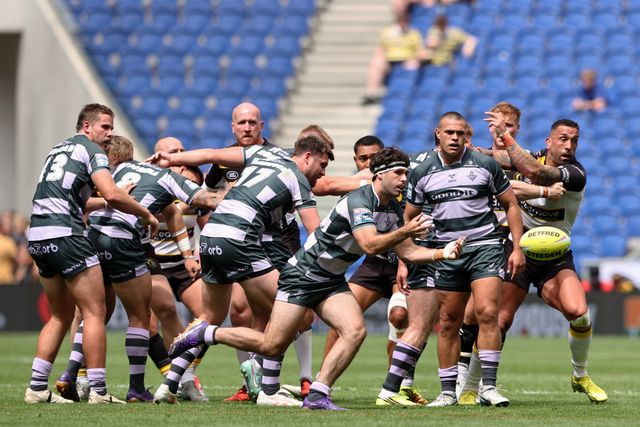 Cole Geyer of Huddersfield Giants passes the ball during the Betfred Super League Magic Weekend match Huddersfield Giants vs York Knights at Hill Dickinson Stadium, Liverpool, United Kingdom on 04 July 2026

(Photo by Alfie Cosgrove/News Images)