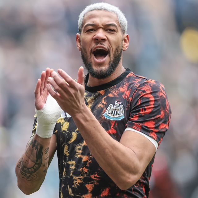 Joelinton of Newcastle United gees up the fans in the pregame warmup session during the Premier League match Newcastle Untied vs Sunderland at St. James's Park, Newcastle, United Kingdom on 22 March 2026

(Photo by Mark Cosgrove/News Images)