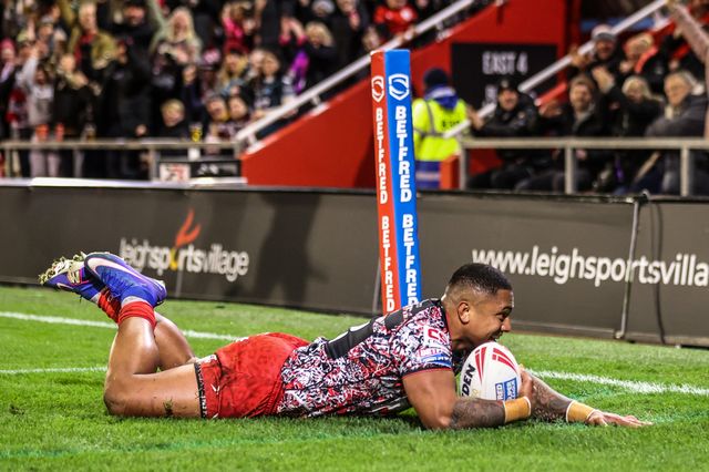 Tesi Niu of Leigh Leopards goes over for a try during the Betfred Super League match Leigh Leopards vs Catalans Dragons at Leigh Sports Village, Leigh, United Kingdom on 06 March 2026

(Photo by Alfie Cosgrove/News Images)