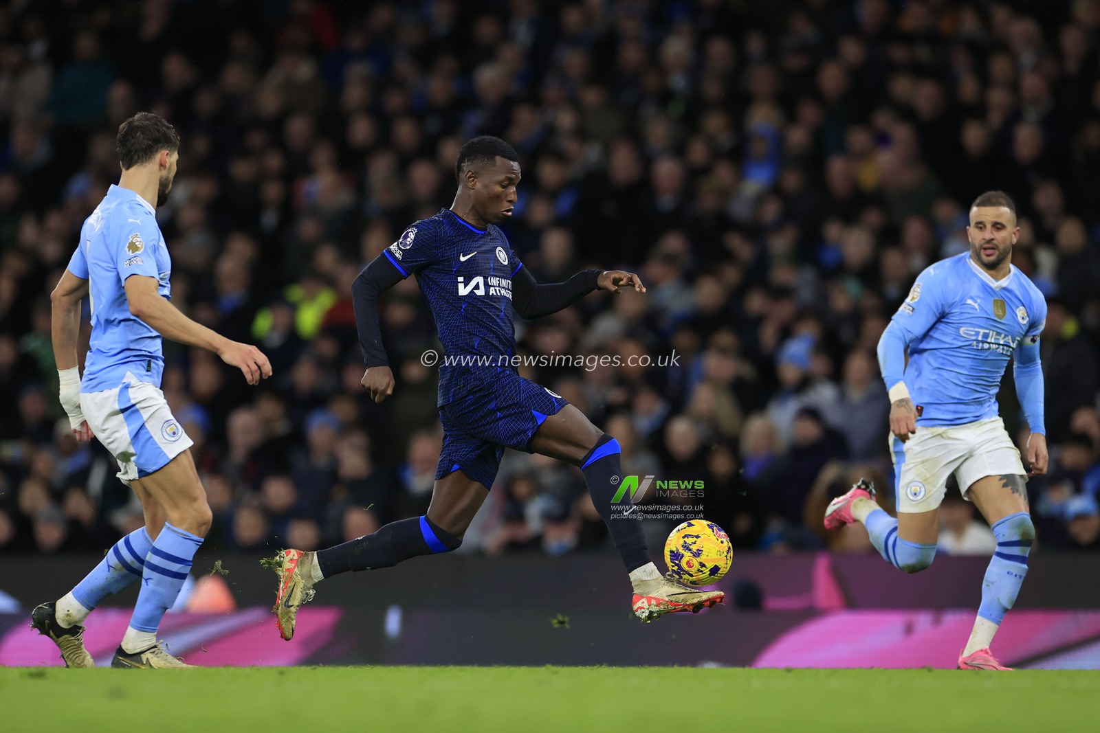 Nicolas Jackson of Chelsea controls the ball during the Premier League match Manchester City vs Chelsea at Etihad Stadium, Manchester, United Kingdom, 17th February 2024

(Photo by Conor Molloy/News Images)