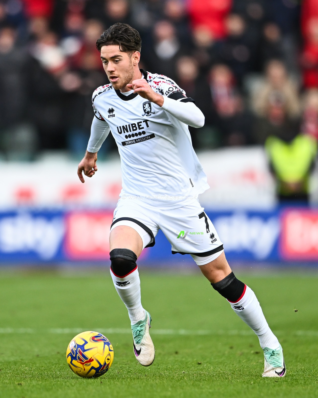 Hayden Hackney #7 of Middlesbrough makes a break with the ball during the Sky Bet Championship match Plymouth Argyle vs Middlesbrough at Home Park, Plymouth, United Kingdom, 4th November 2023

(Photo by Craig Thomas/News Images)