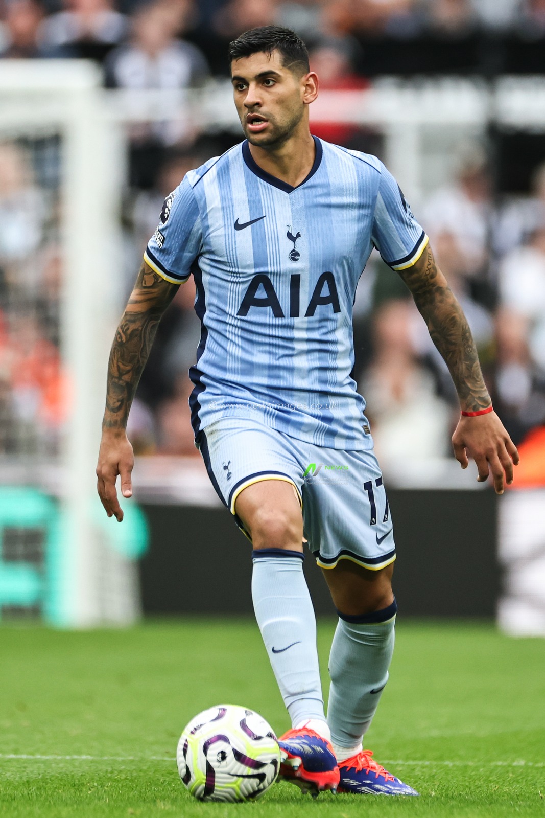 Cristian Romero of Tottenham Hotspur in action during the Premier League match Newcastle United vs Tottenham Hotspur at St. James's Park, Newcastle, United Kingdom, 1st September 2024

(Photo by Mark Cosgrove/News Images)