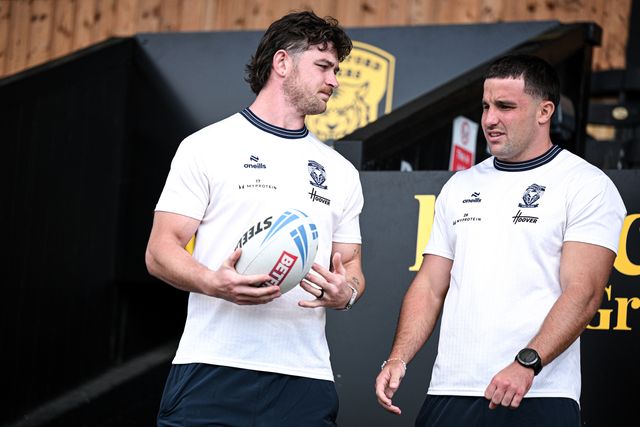 Jordy Crowther and Josh Smith of Warrington Wolves interact prior to the Betfred Super League round 21 match Castleford Tigers vs Warrington Wolves at OneBore Stadium, Castleford, Untied Kingdom on 01 August 2026

(Photo by Ben Roberts/News Images)
