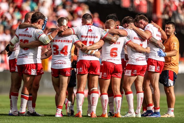 Hull KR have a team huddle during the Betfred Super League round 18 match Hull KR vs Wakefield Trinity at Sewell Group Craven Park, Hull, United Kingdom on 11 July 2026

(Photo by Alfie Cosgrove/News Images)