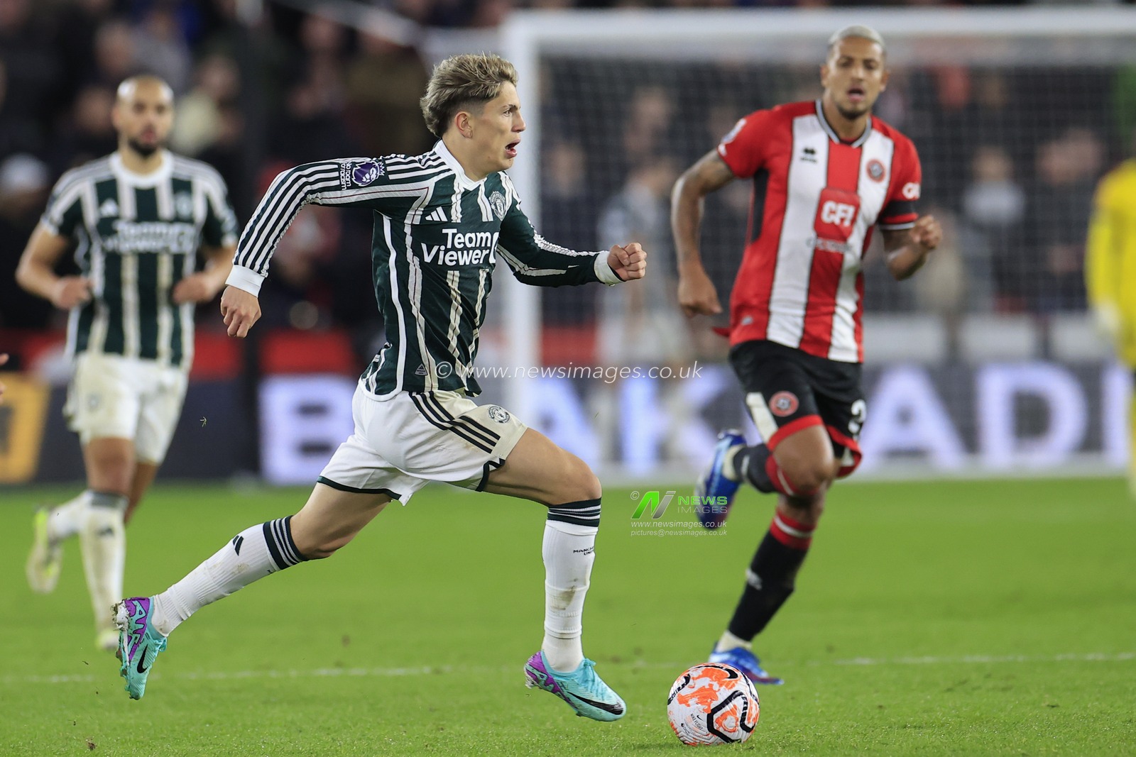 Alejandro Garnacho #17 of Manchester United  runs with the ball during the Premier League match Sheffield United vs Manchester United at Bramall Lane, Sheffield, United Kingdom, 21st October 2023

(Photo by Conor Molloy/News Images)