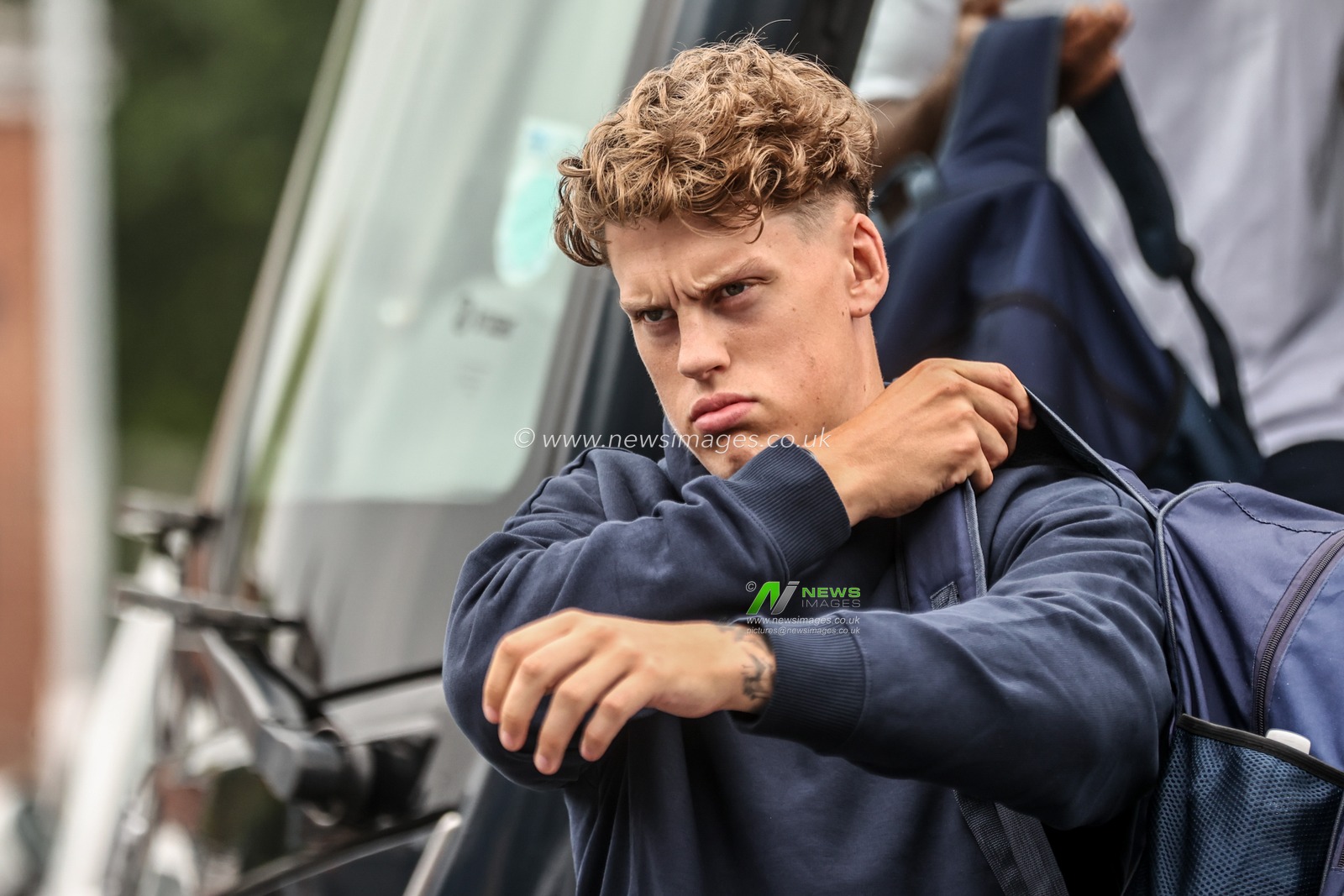 Arron Lindop of Warrington Wolves arrives during the Betfred Super League Round 11 match Wakefield Trinity vs Warrington Wolves at DIY Kitchens Stadium, Wakefield, United Kingdom, 18th May 2025

(Photo by Alfie Cosgrove/News Images)