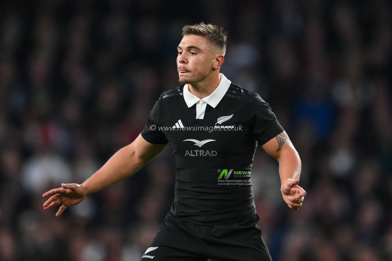 Cortez Ratima of New Zealand during the Autumn Nations Series match England vs New Zealand at Allianz Stadium,, Twickenham, United Kingdom, 2nd November 2024

(Photo by Craig Thomas/News Images)