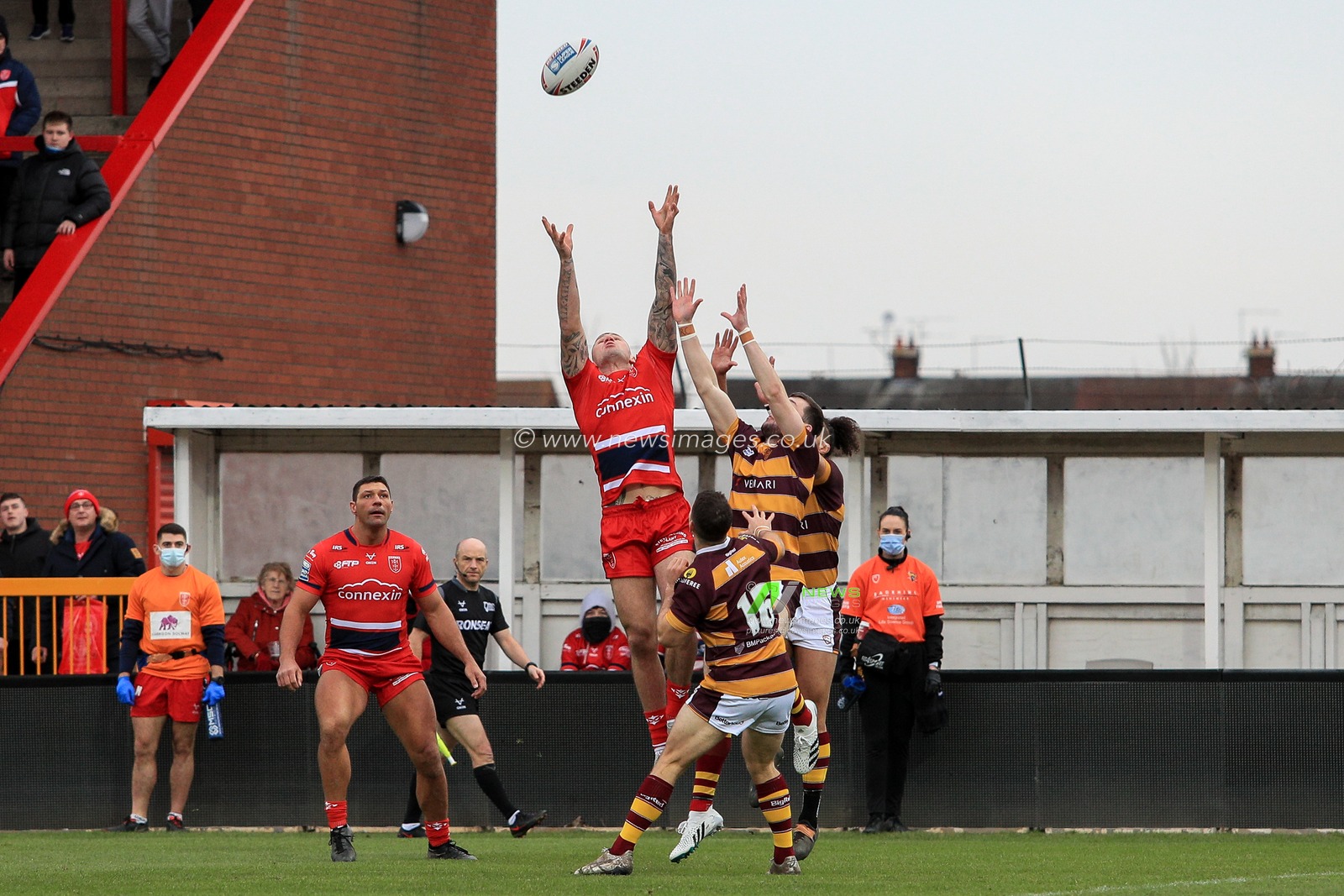 Shaun Kenny-Dowall (4) of Hull KR jumps for the ball during the game